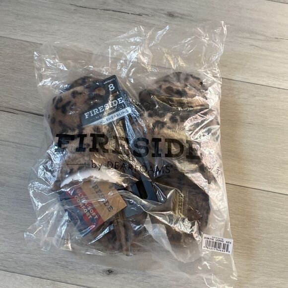 Fireside by Dearfoams Benalla Shearling Double‎ Band Slide on Sawtooth Outsole 8 - Picture 7 of 9